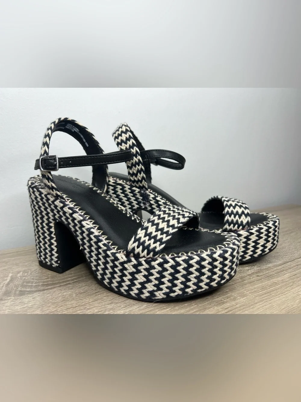 Black & White Woven Platform Block Heel Sandals Size 6.5 Ankle Strap Chevron